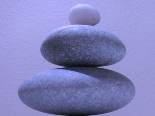 Piedras naturales en equilibrio