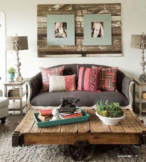Mesa y cuadro con pallets