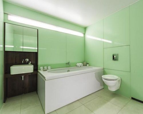 Baño casa y antigua fabrica de violines