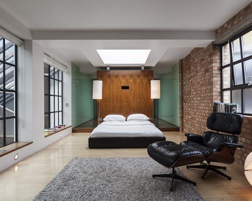 Dormitorio de la casa y antigua fábrica