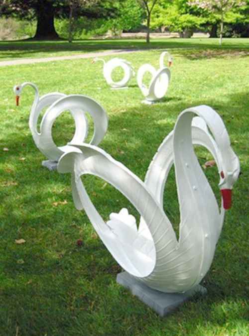Esculturas de Cisnes, hechos de neumáticos