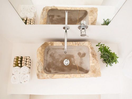 Lavabo de piedra del Hotel HM Balanguera, en Palma de Mallorca